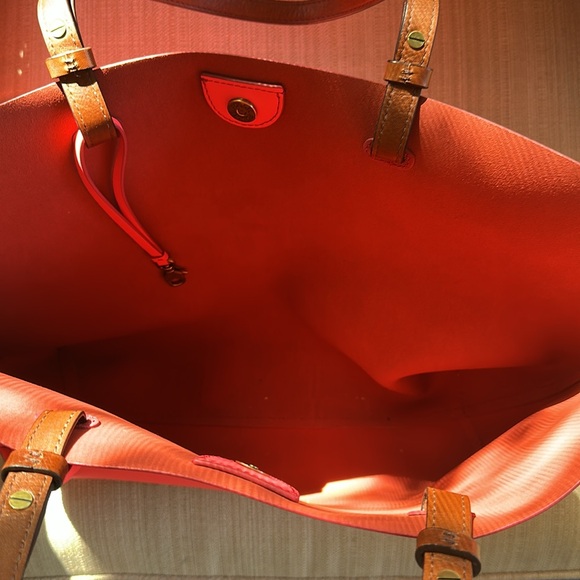 Fossil Neon Coral shoulder purse - Picture 7 of 8